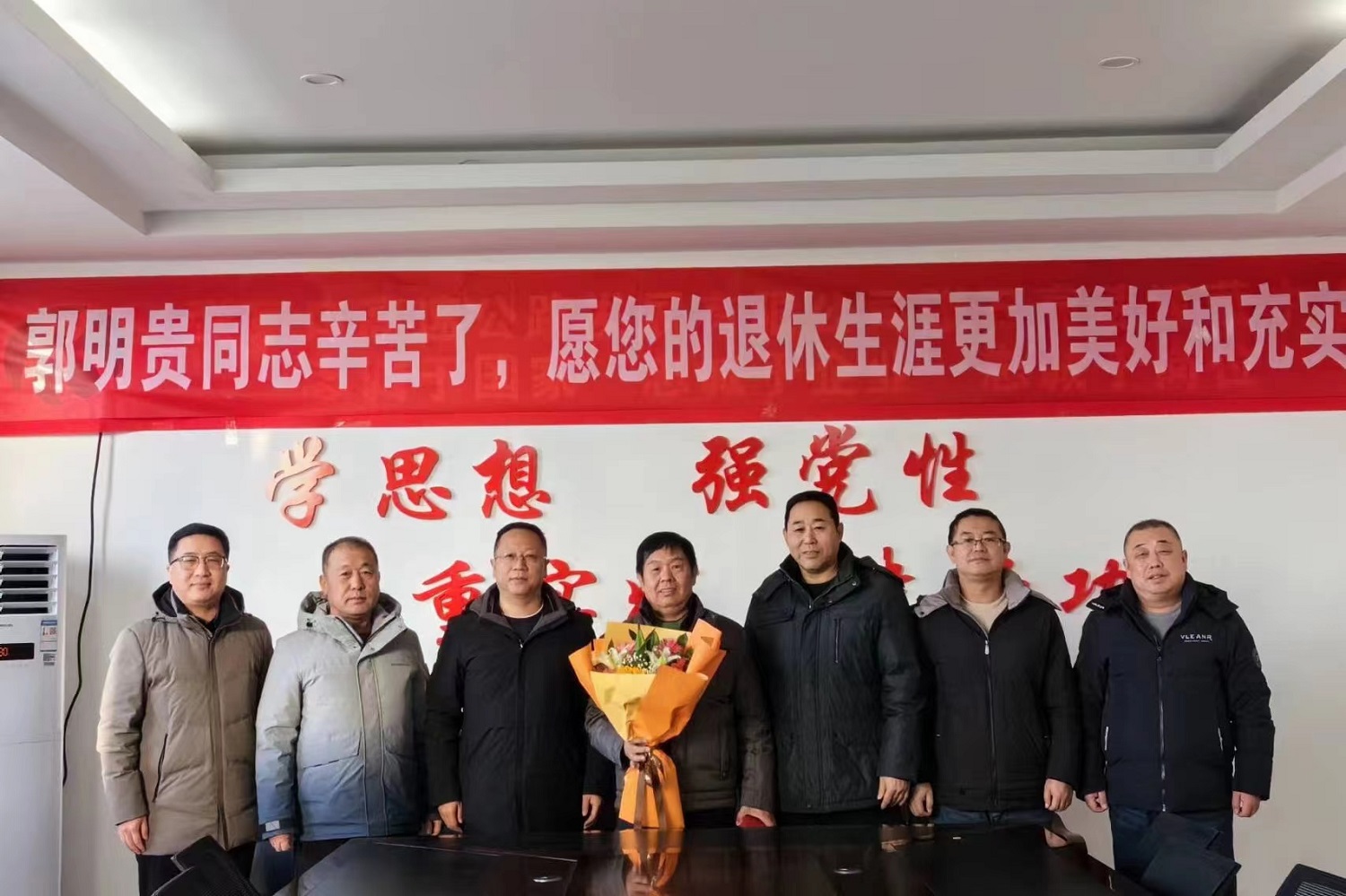 1703210510370128.jpg fccaeb7dc6373377db57ff341dad191.jpg