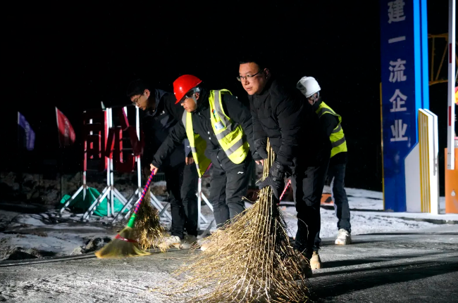 1733708263741569.png image.png